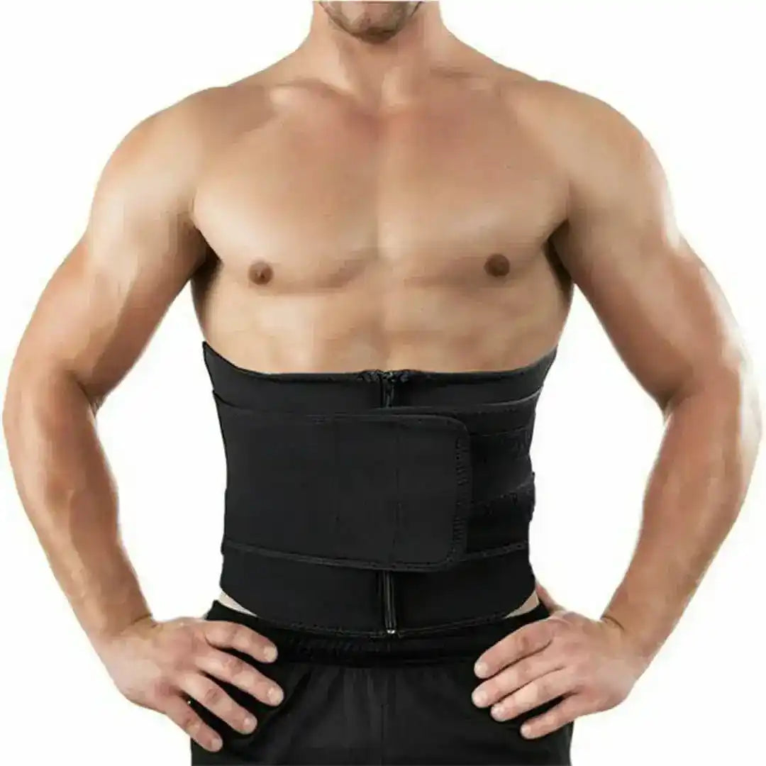 Modelo usando faja reductora de cintura color negro para lograr un efecto de abdomen plano y silueta moldeada.